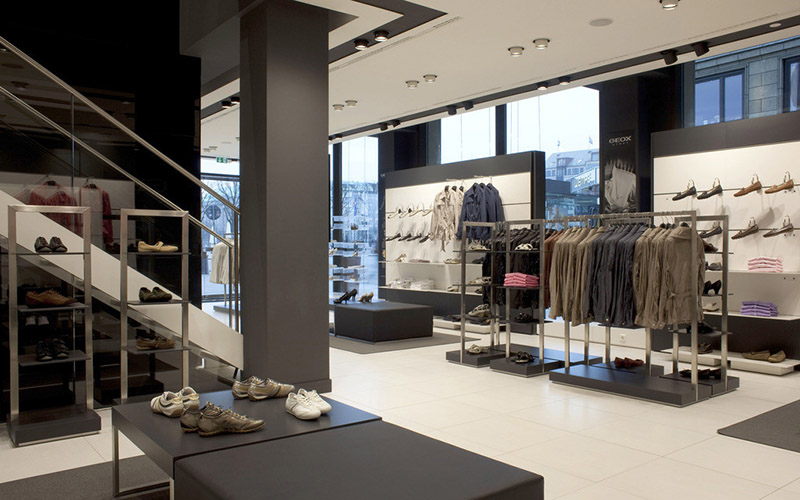 通灵珠宝沈东军：主动探索新的模式 收购只是**步